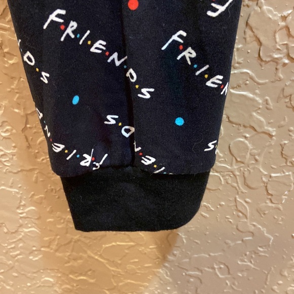 H502/NWT Friends Black Graphic Print Lounge/Sleep Pants - Picture 4 of 8